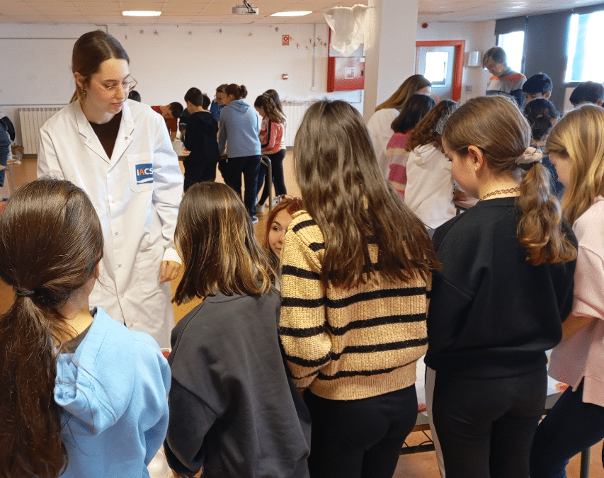 Un año más, el IACS acerca la Ciencia a niñas y niños en la campaña 11F