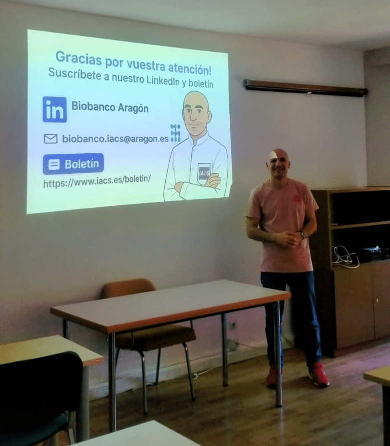 Javier Naval del Biobanco del Sistema de Salud de Aragón en jornada en la escuela de enfermería de Huesca
