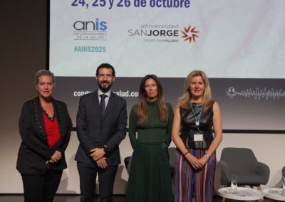 La directora gerente del IACS, Elena Gonzalvo Suñer, en la inauguración del XX Congreso Nacional de Informadores de la Salud ANIS 2025 en la Universidad San Jorge de Zaragoza (octubre 2025)