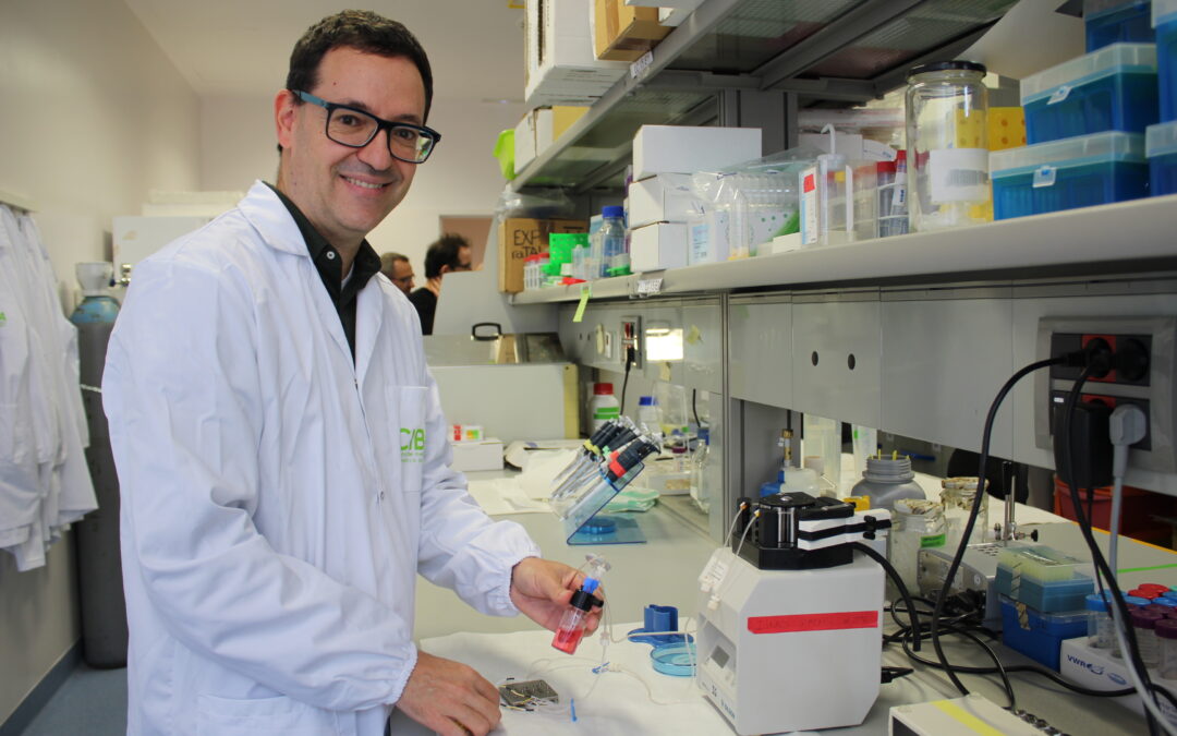Ignacio Giménez en el laboratorio